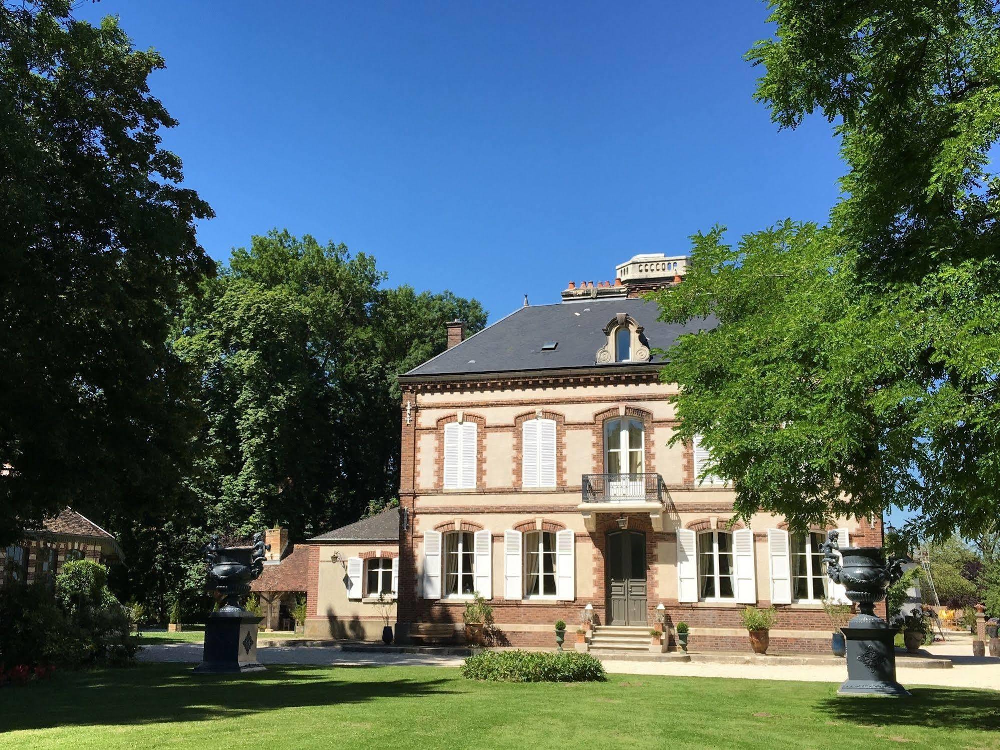 Chateau De Montabert Montaulin Luaran gambar